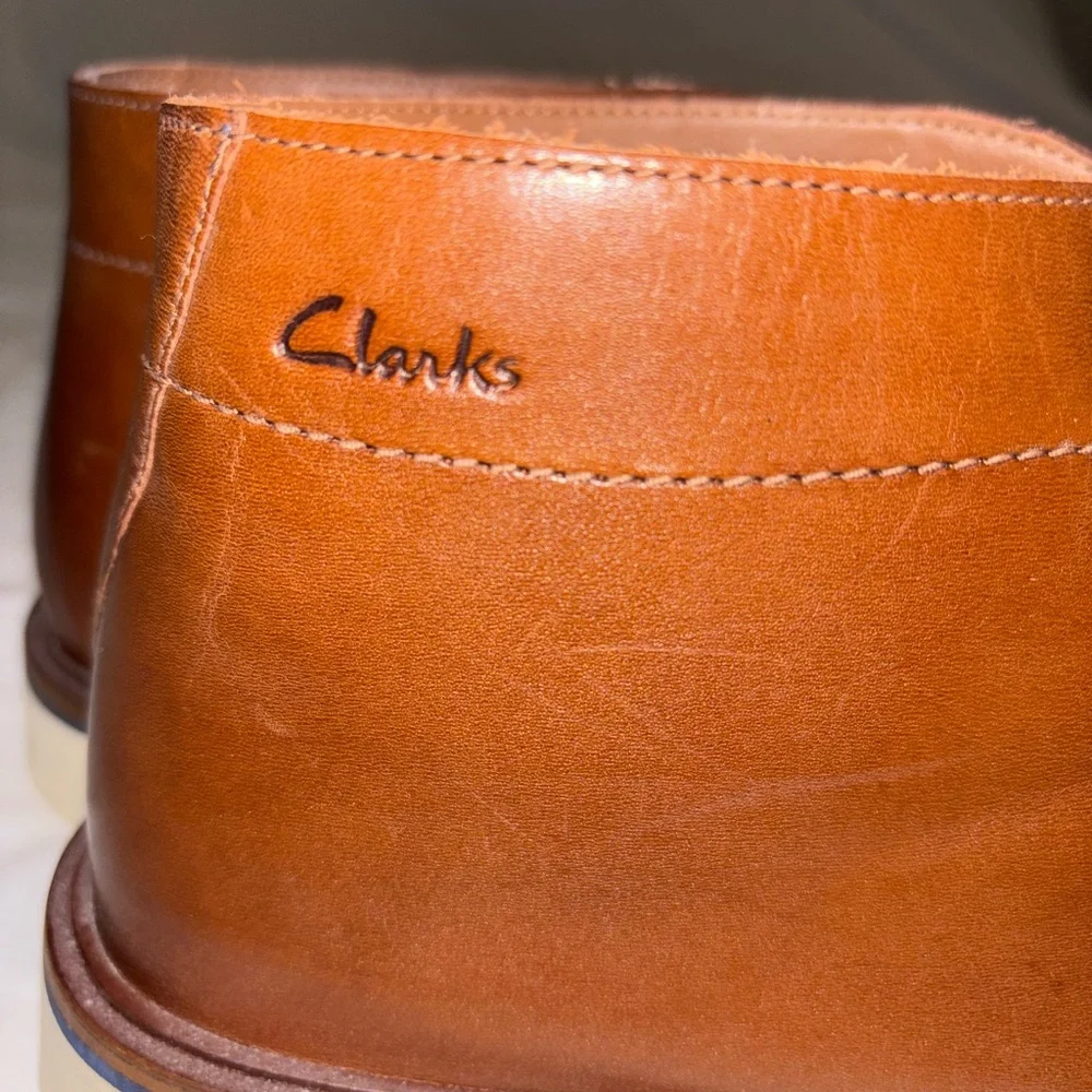 Men’s Clarks Malwood Brown Chukka Boots EUC - Picture 2 of 7